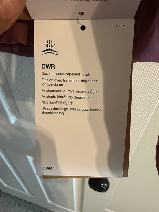 NWT: The North Face Women's Puffer Jacket - Wild ginger - Picture 3 of 5